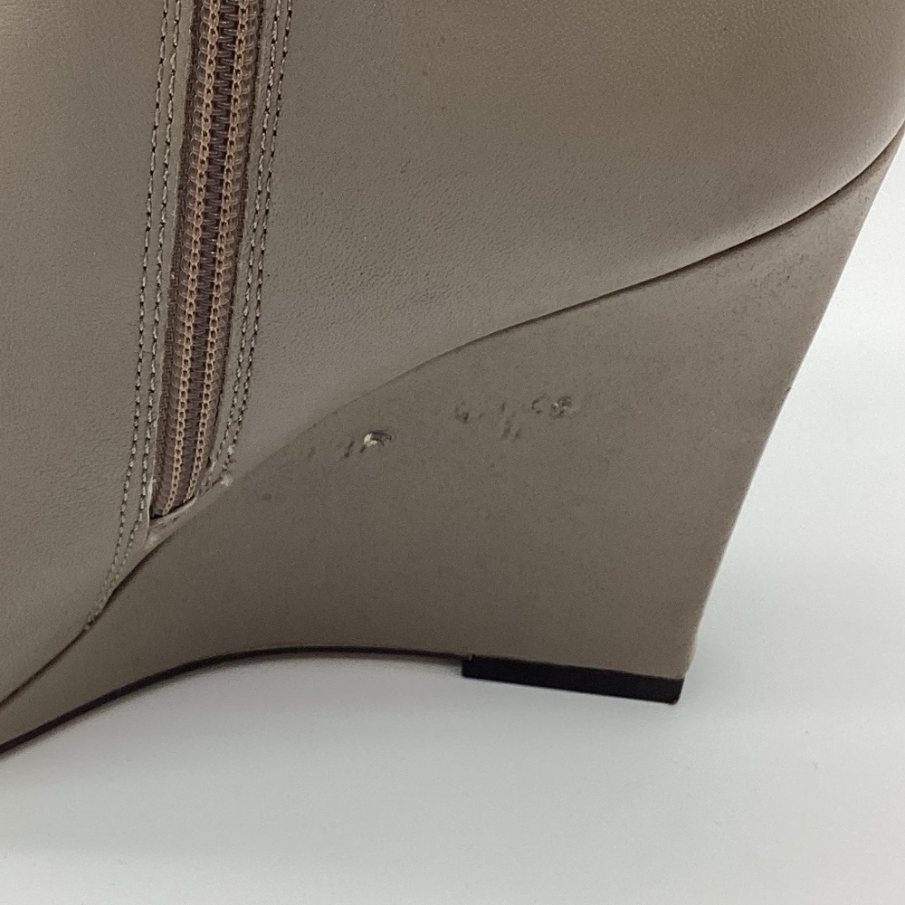 1828.🤎 Calvin Klein Taupe Wedge Booties w/ Side Zip Size 9 VGUC - Picture 6 of 10